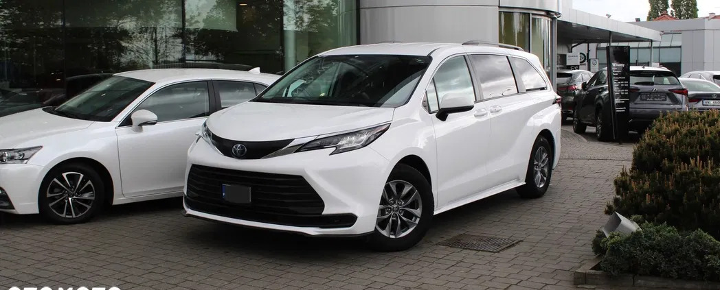 samochody osobowe Toyota Sienna cena 299900 przebieg: 55163, rok produkcji 2021 z Tuchola